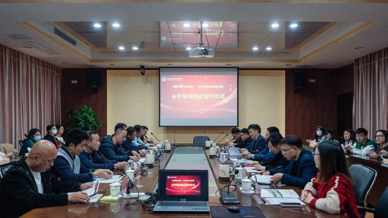 摄像机是宣传片拍摄的核心设备，以下是一些关键参数：